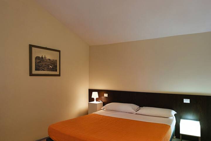 Room 12 of 49