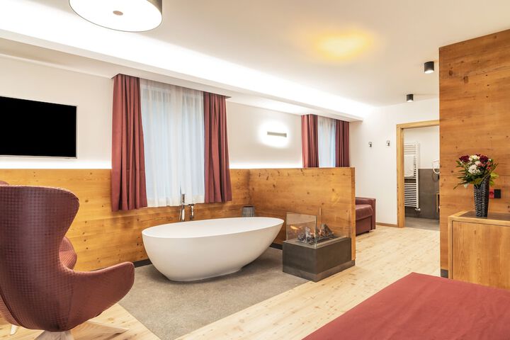 Spa 4 of 29