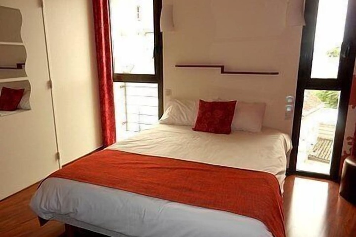 Room 6 of 84