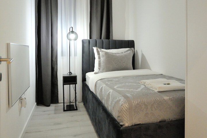 Room 11 of 67