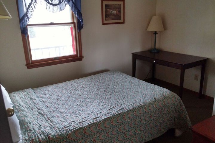 Room 6 of 104