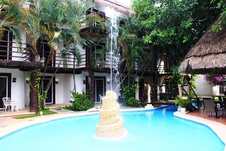 Pool Hotel