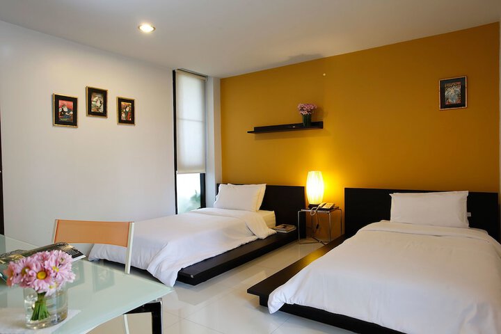 Room 4 of 28