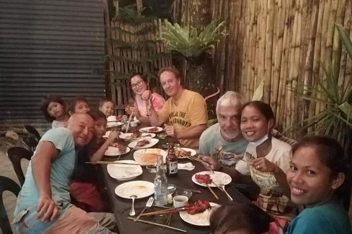 Dining 16 of 33