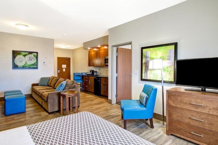 Room 10 of 36