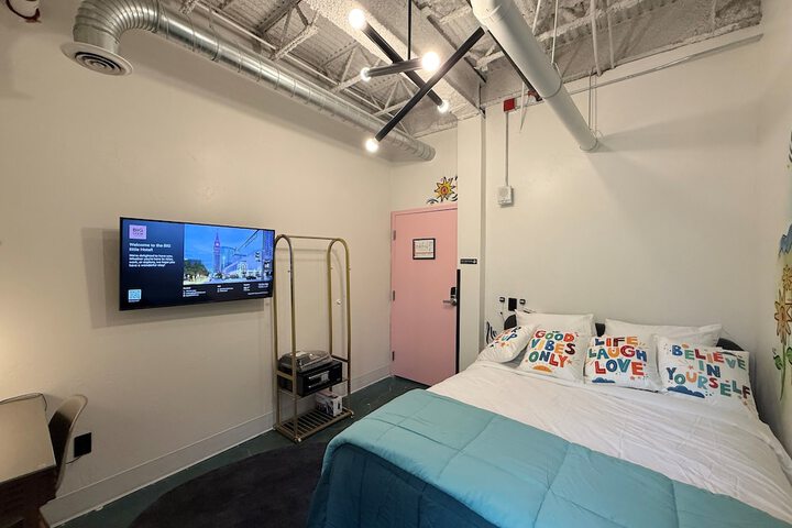 Room 18 of 92