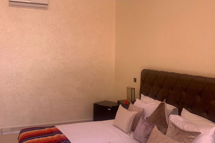 Room 10 of 60