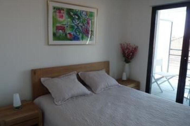Room 12 of 32