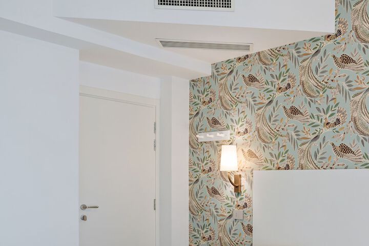 Room 8 of 28