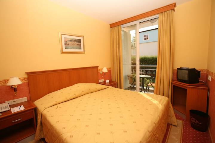 Room 15 of 64