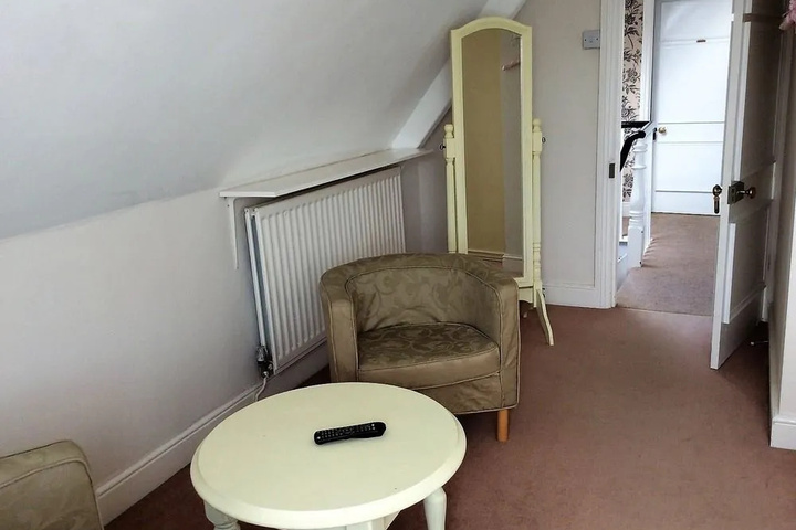 Room 11 of 20