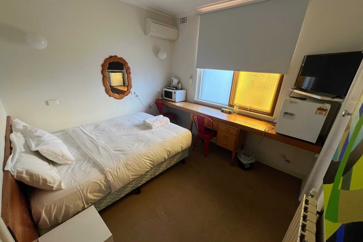 Room 10 of 109