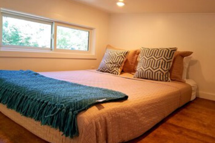 Room 163 of 204