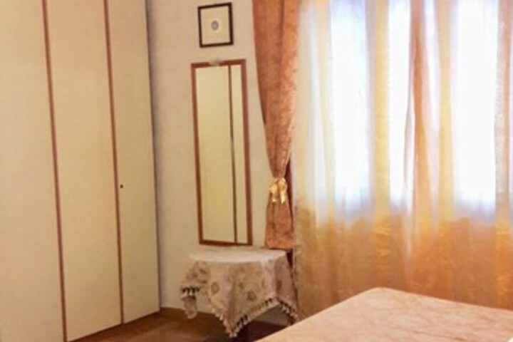 Room 14 of 26