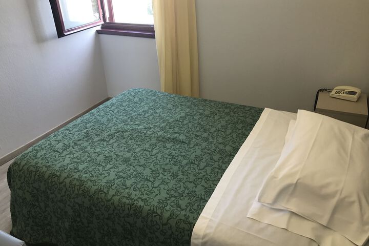 Room 8 of 41