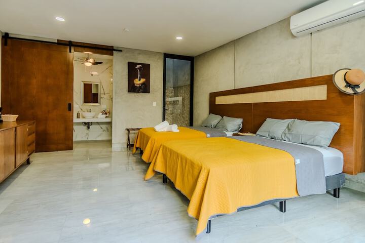 Room 11 of 28