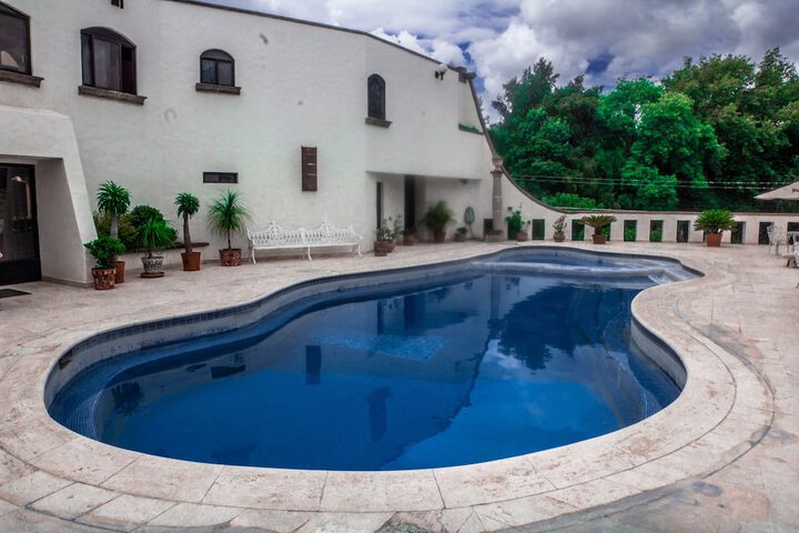 Pool 24 of 35