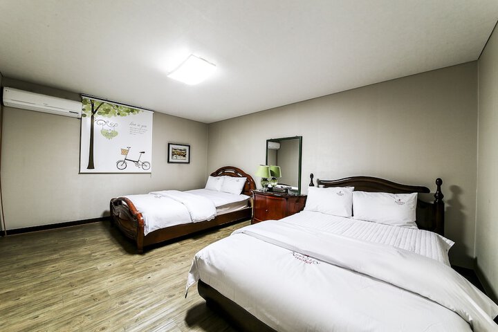 Room 34 of 95