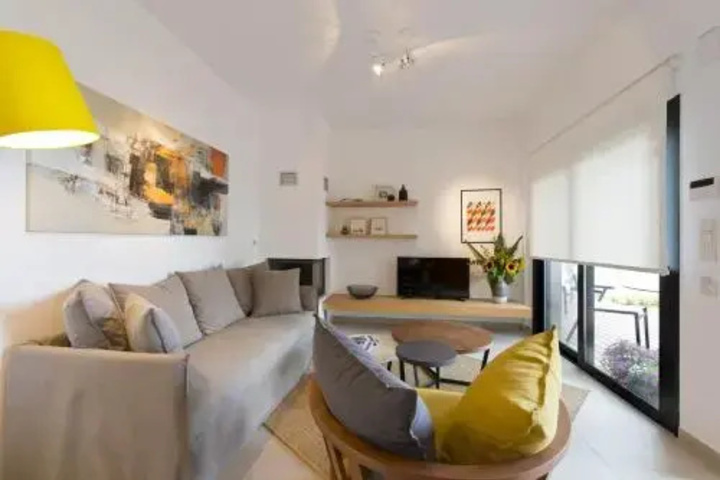 Room 2 of 4