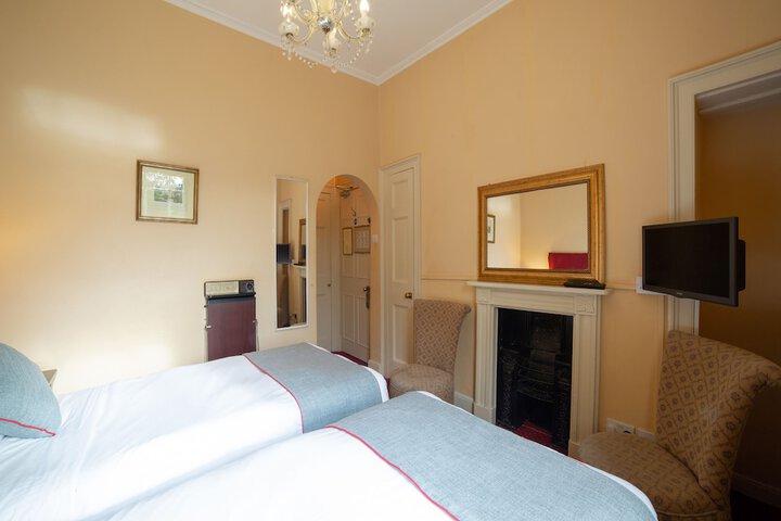Room 10 of 43
