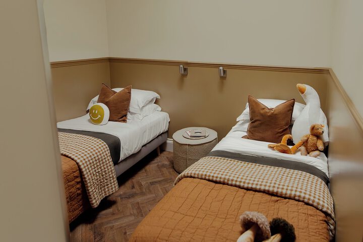 Room 8 of 36