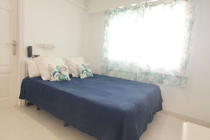 Room 7 of 33