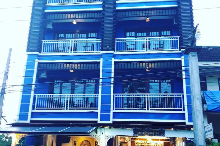 Hotel 2 of 48
