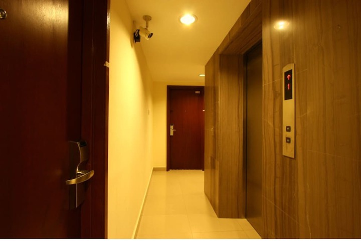 Ballroom/Hall 30 of 32