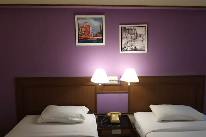 Room 21 of 110