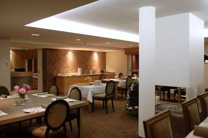 Dining 29 of 54