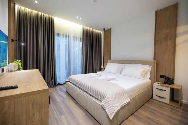Room 10 of 52