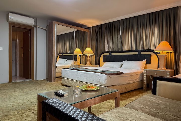 Room 33 of 116