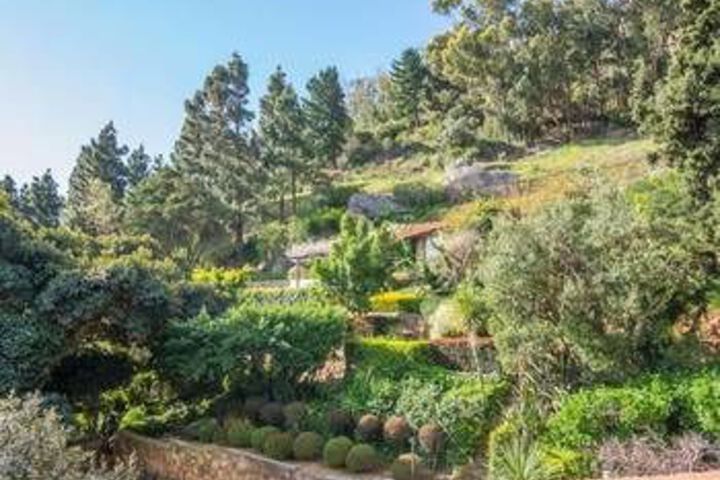 Hotel Exterior 8 of 35