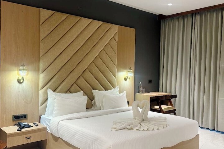 Room 27 of 103
