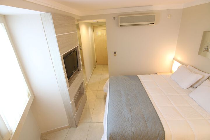 Room 12 of 50