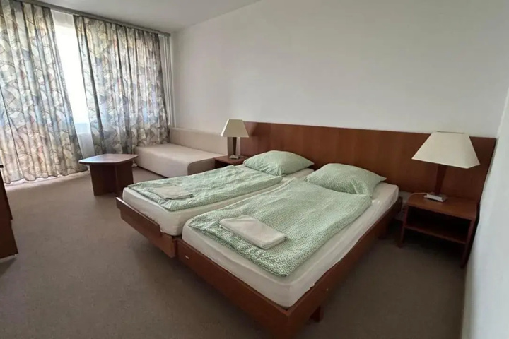 Room 2 of 11