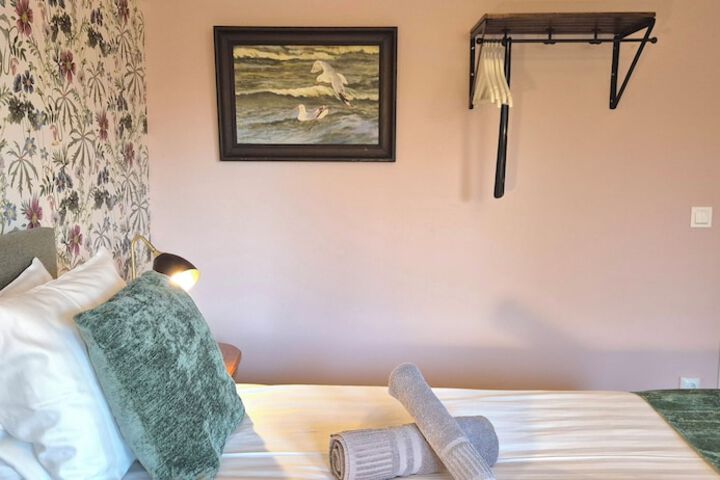 Room 12 of 68