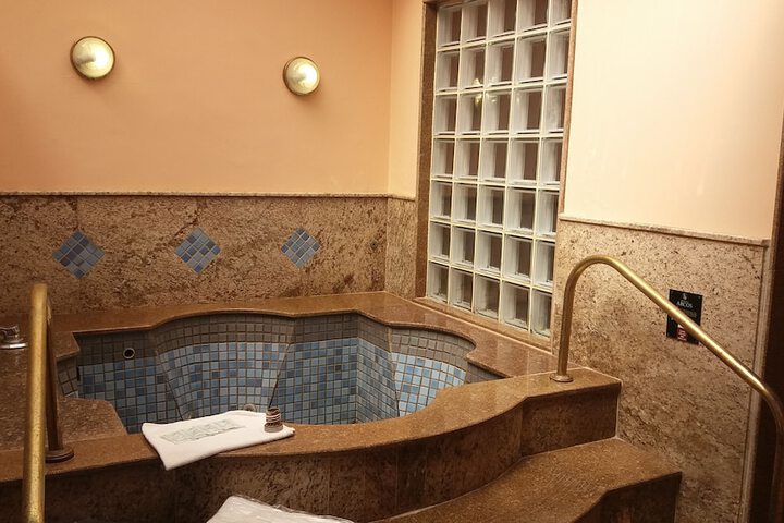 Hot Tub 102 of 112