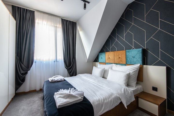 Room 5 of 50