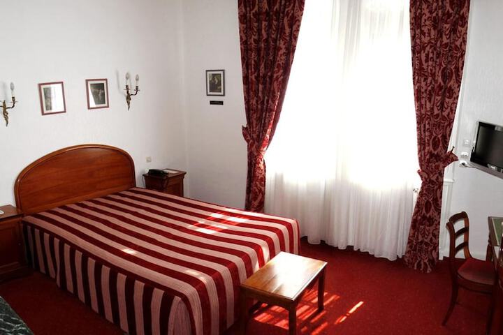Room 17 of 47