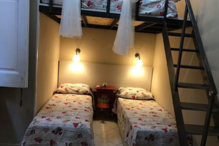 Room 31 of 38