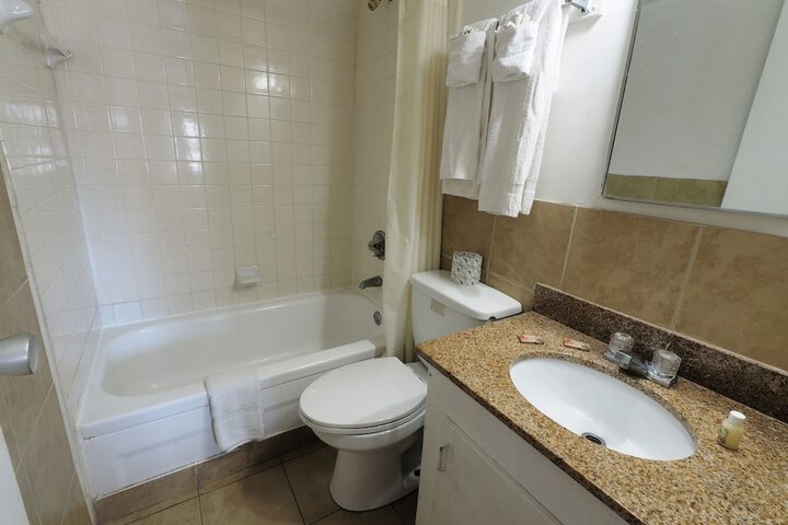 Renovated Standard King Bed (3 of 15)