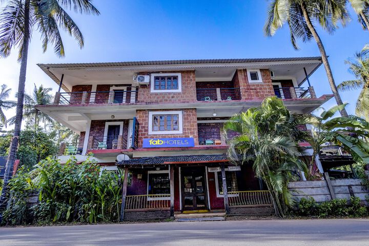 Fabhotel AryaS Hyderabad Resort