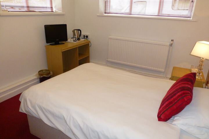 Room 15 of 48