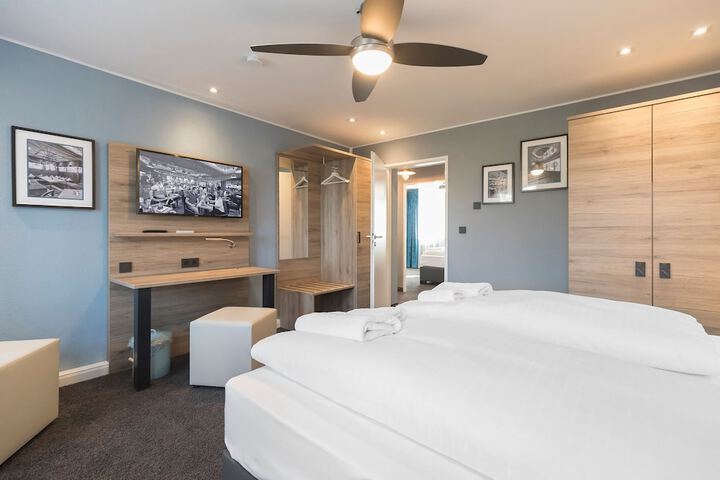 Room 7 of 30