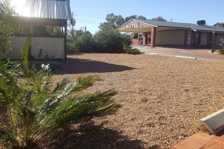 Property Grounds 33 of 37