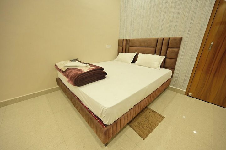 Room 36 of 90
