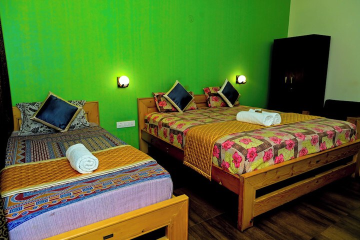 Room 2 of 62