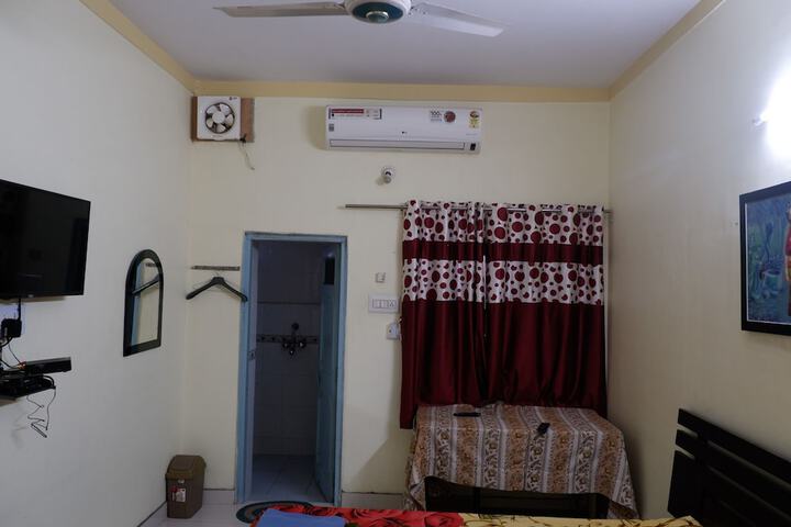 Room 12 of 35