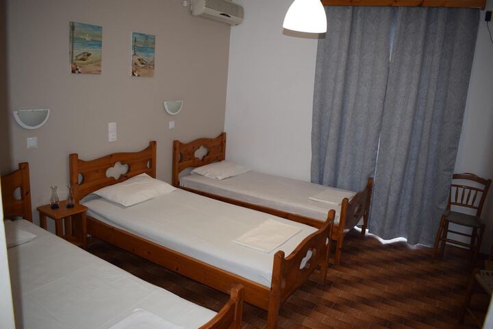 Room 13 of 36